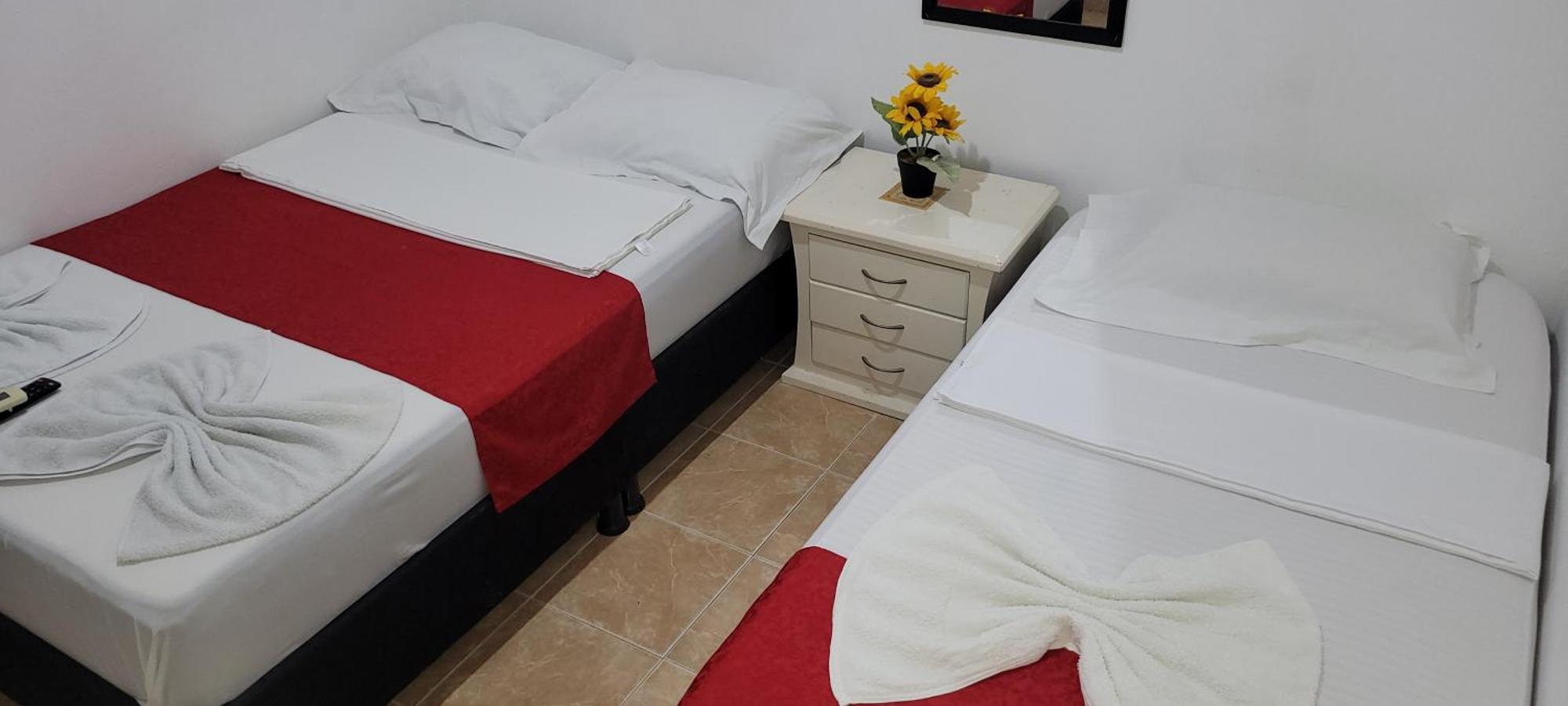 Hostal Villa Del Rio Las Brisas Villavieja Eksteriør billede