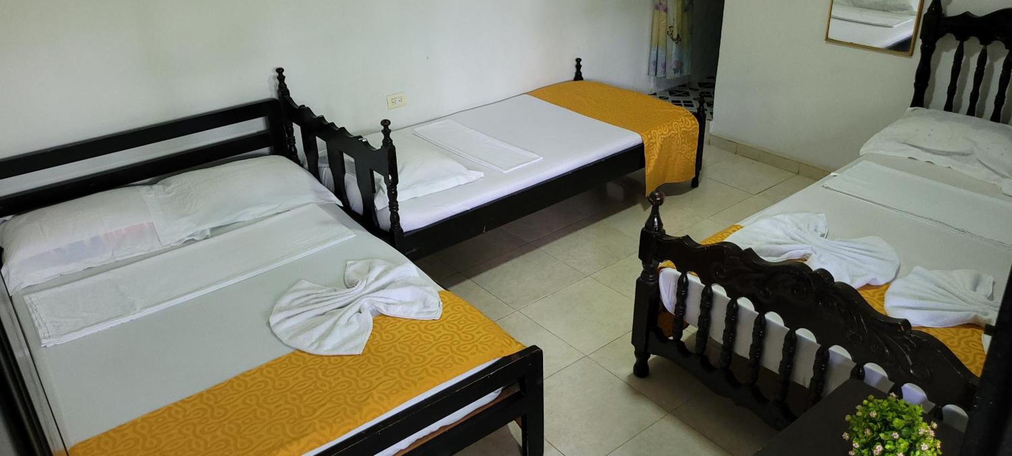 Hostal Villa Del Rio Las Brisas Villavieja Eksteriør billede