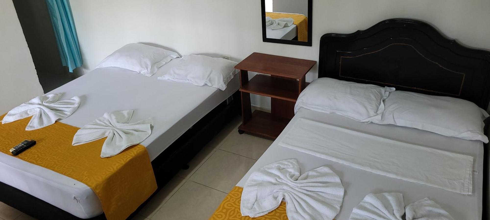 Hostal Villa Del Rio Las Brisas Villavieja Eksteriør billede